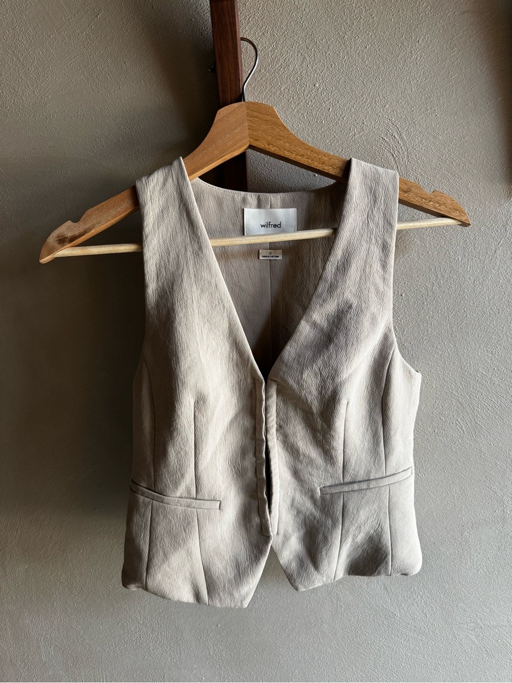 Aritzia Wilfred vest
